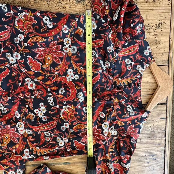 Vintage Flower Dress with‎ a Belt - Picture 8 of 8